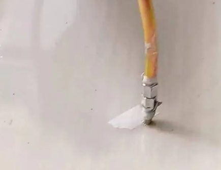 大足瓷砖空鼓维修公司专业解答在瓷砖铺贴过程中，如果使用的砂料过粗（如全部使用了粗砂），可能会导致以下问题
